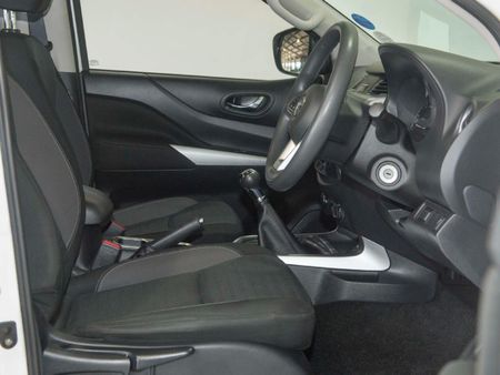 2021-Nissan-Navara-25-DDTi-SE-4X4-Single-Cab_6