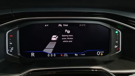 2025-Volkswagen-Polo-10-TSI-R-Line-Auto_14