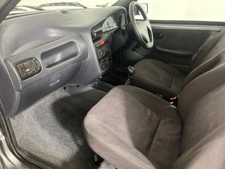 2004-Fiat-Palio-12-Go-5-dr_6