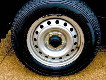 2019-Toyota-Hilux-24-GD-Single-Cab_10