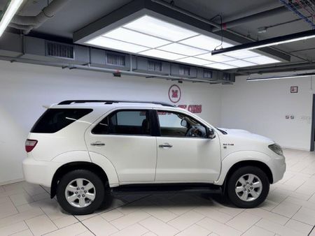 2009-Toyota-Fortuner-30-D-4D-Raised-Body-Auto_5