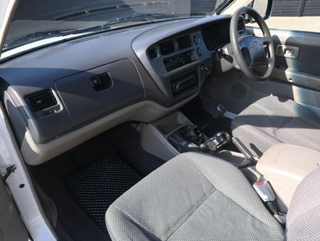 2003-Toyota-Condor-3000D-4x4-TX_2