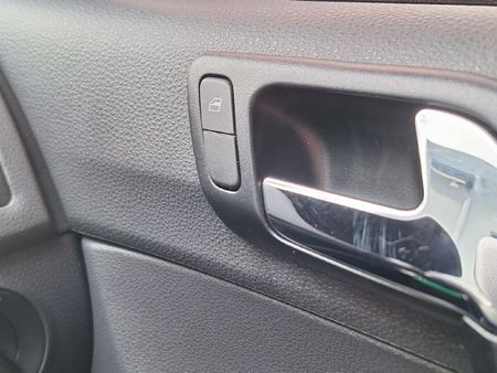 2015-Volkswagen-Polo-Vivo-14-Trendline-Auto-5-dr_9