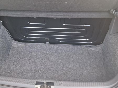 2015-Volkswagen-Polo-Vivo-14-Trendline-Auto-5-dr_11
