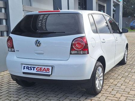 2015-Volkswagen-Polo-Vivo-14-Trendline-Auto-5-dr_12