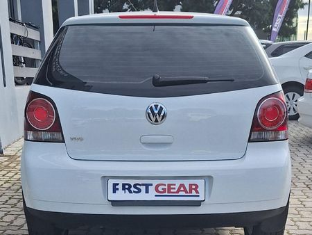 2015-Volkswagen-Polo-Vivo-14-Trendline-Auto-5-dr_14