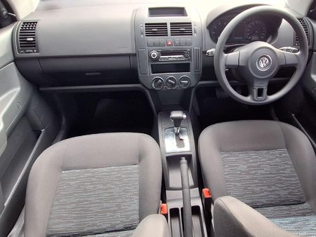 2015-Volkswagen-Polo-Vivo-14-Trendline-Auto-5-dr_4
