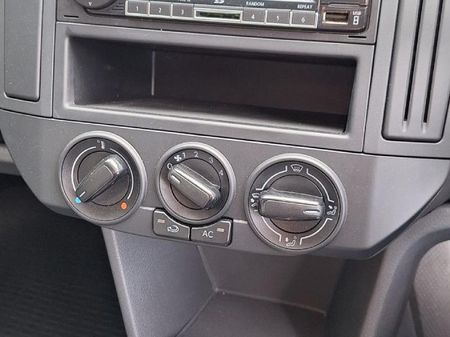 2015-Volkswagen-Polo-Vivo-14-Trendline-Auto-5-dr_7