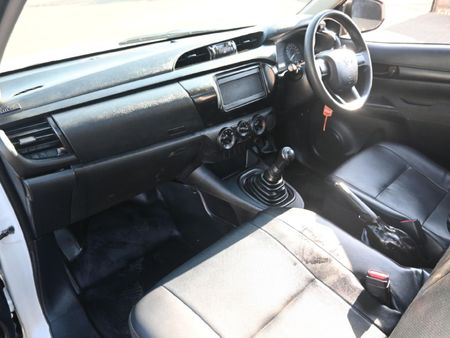 2016-Toyota-Hilux-20-VVTi-S-Single-Cab_2