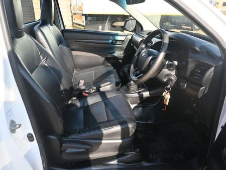 2016-Toyota-Hilux-20-VVTi-S-Single-Cab_3