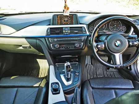 2014-BMW-3-Series-320d-M-Sport-Auto_5