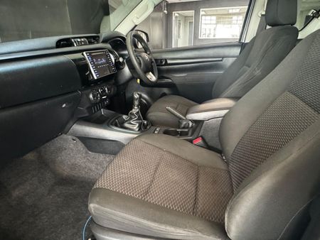 2017-Toyota-Hilux-24-GD-6-Raised-Body-SRX-Extended-Cab_6