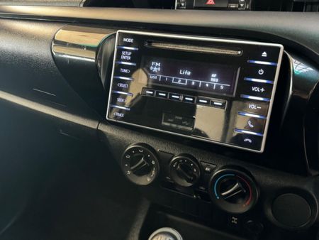 2017-Toyota-Hilux-24-GD-6-Raised-Body-SRX-Extended-Cab_8