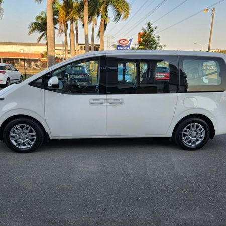 2023-Hyundai-Staria-22d-Executive-Auto_10