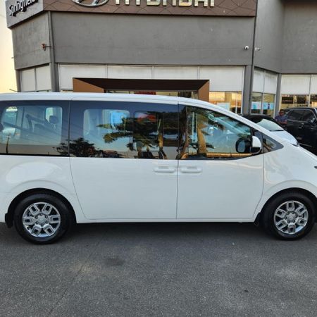2023-Hyundai-Staria-22d-Executive-Auto_21
