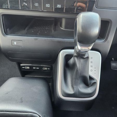 2023-Hyundai-Staria-22d-Executive-Auto_2