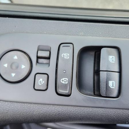 2023-Hyundai-Staria-22d-Executive-Auto_5
