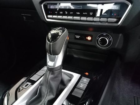 2024-Isuzu-D-Max-30-DDI-V-Cross-HR-4x4-Auto-Double-Cab_10