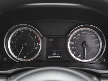 2025-Suzuki-Ertiga-15-GA_8