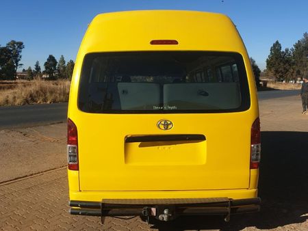 2015-Toyota-Quantum-25-D-4D-Sesfikile-16-seat_3