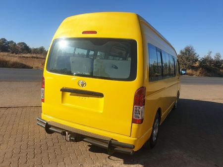 2015-Toyota-Quantum-25-D-4D-Sesfikile-16-seat_4