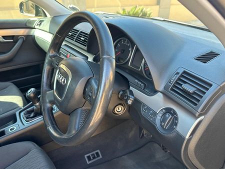 2008-Audi-A4-20_9