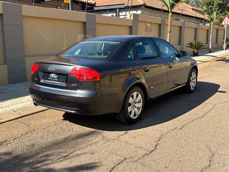 2008-Audi-A4-20_2
