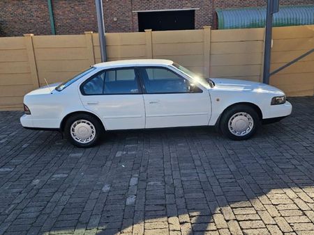 1995-Nissan-Maxima-300-E-Executive_2