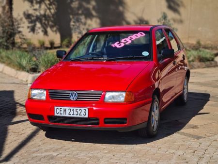 1999-Volkswagen-Polo-Playa-16_0