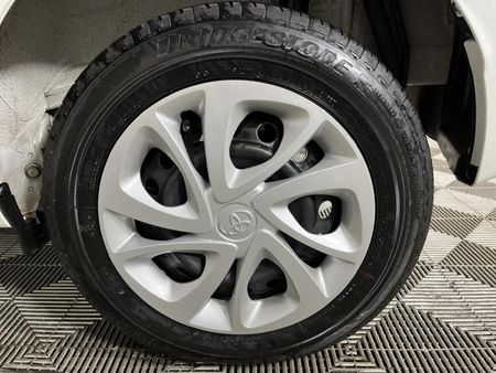 2023-Toyota-Vitz-10_6