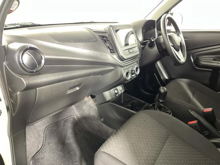 2023-Toyota-Vitz-10_8