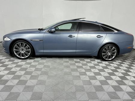 2013-Jaguar-XJ-30-SC-Premium-Luxury_16