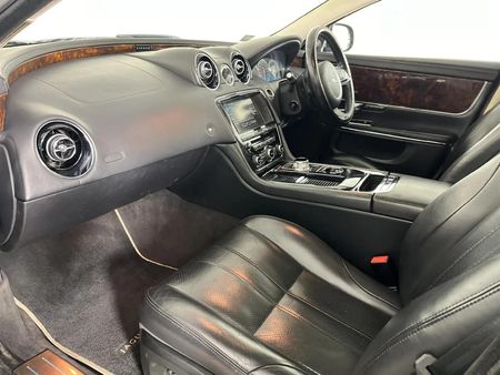 2013-Jaguar-XJ-30-SC-Premium-Luxury_8