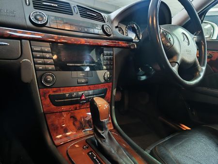 2002-Mercedes-Benz-E-Class-E-240-V6-Elegance-Auto_11