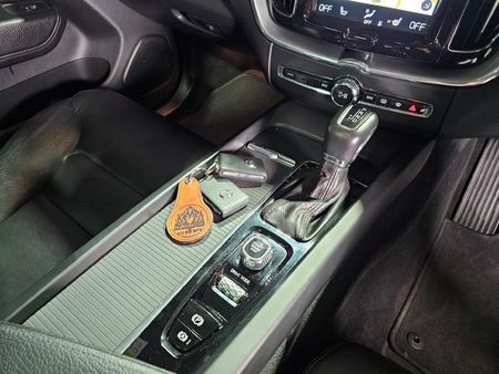 2019-Volvo-XC60-T5-Momentum-Auto-AWD_14