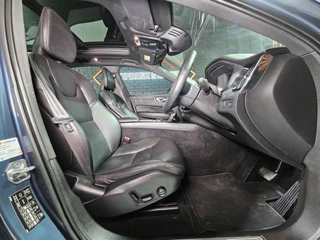 2019-Volvo-XC60-T5-Momentum-Auto-AWD_7