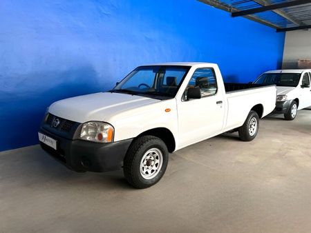 2011-Nissan-NP300-NISSAN-NP300-20-PETROL-SC_0