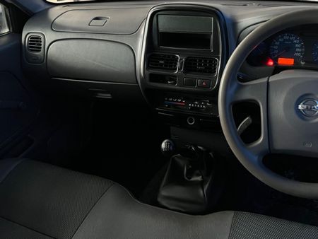 2011-Nissan-NP300-NISSAN-NP300-20-PETROL-SC_12