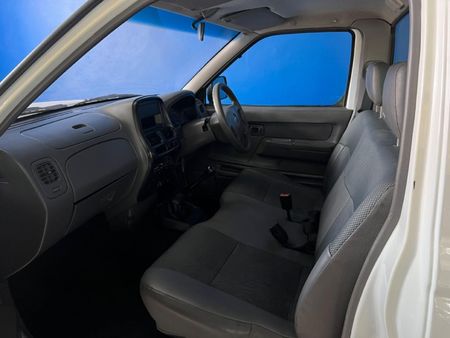 2011-Nissan-NP300-NISSAN-NP300-20-PETROL-SC_15