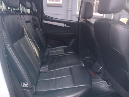 2018-Isuzu-KB-300-D-Teq-LX-4x4-Double-Cab_10