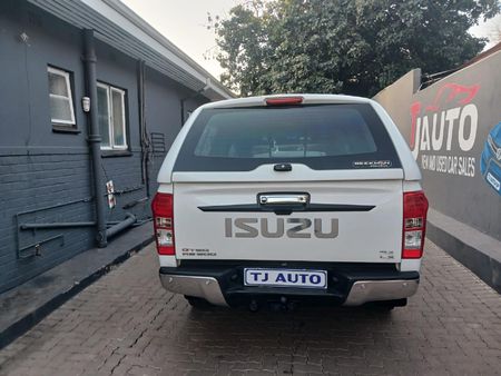 2018-Isuzu-KB-300-D-Teq-LX-4x4-Double-Cab_3