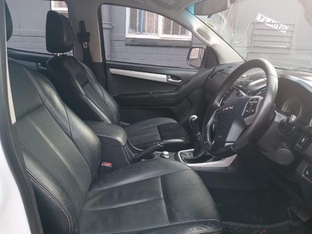 2018-Isuzu-KB-300-D-Teq-LX-4x4-Double-Cab_7