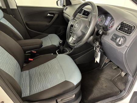 2014-Volkswagen-Polo-12-TDI-Bluemotion-5-dr_9