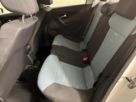 2014-Volkswagen-Polo-12-TDI-Bluemotion-5-dr_3