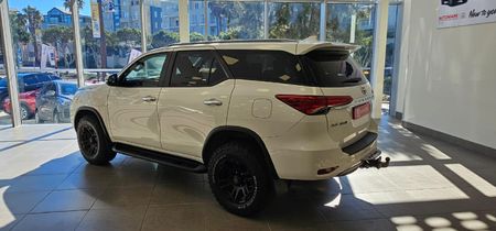 2019-Toyota-Fortuner-28-GD-6-4x4-Auto_10