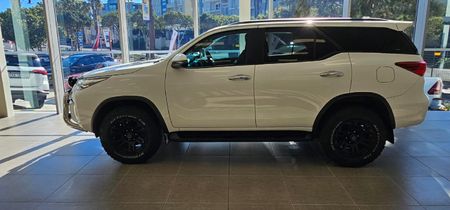 2019-Toyota-Fortuner-28-GD-6-4x4-Auto_12