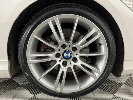 2012-BMW-3-Series-330i-Exclusive-Auto_5