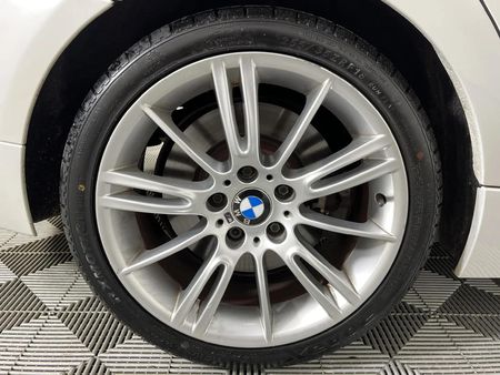 2012-BMW-3-Series-330i-Exclusive-Auto_7