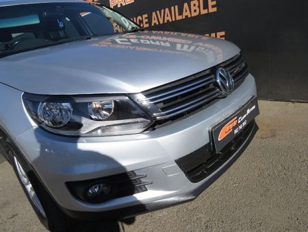 2013-Volkswagen-Tiguan-20-TDI-Bluemotion-Trend-Fun_18