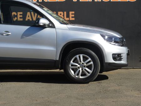 2013-Volkswagen-Tiguan-20-TDI-Bluemotion-Trend-Fun_21